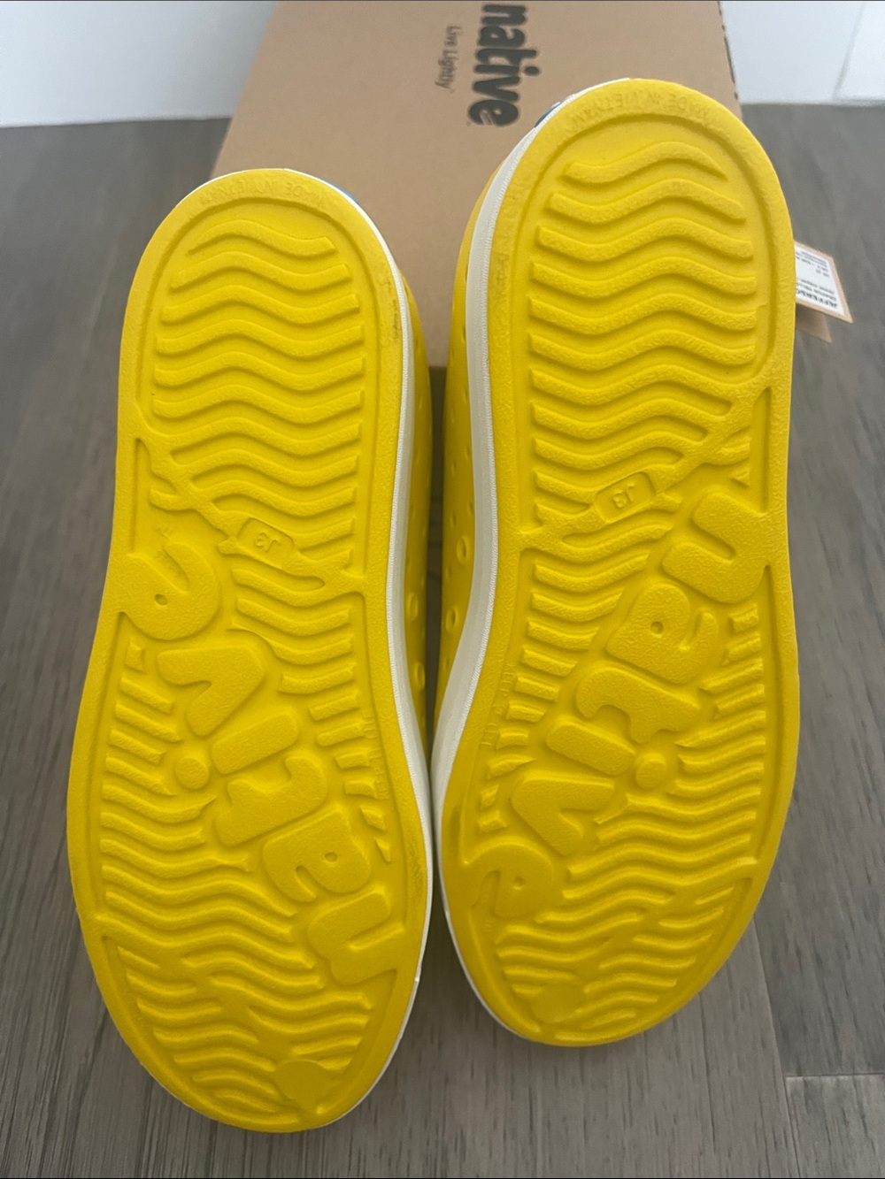 Native Shoes jefferson shoe. Kids size 3. Yellow. White. New with tags. - Picture 5 of 7